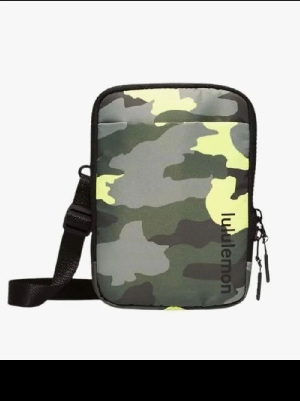 lululemon athletica mini bag in black with pink camo interior